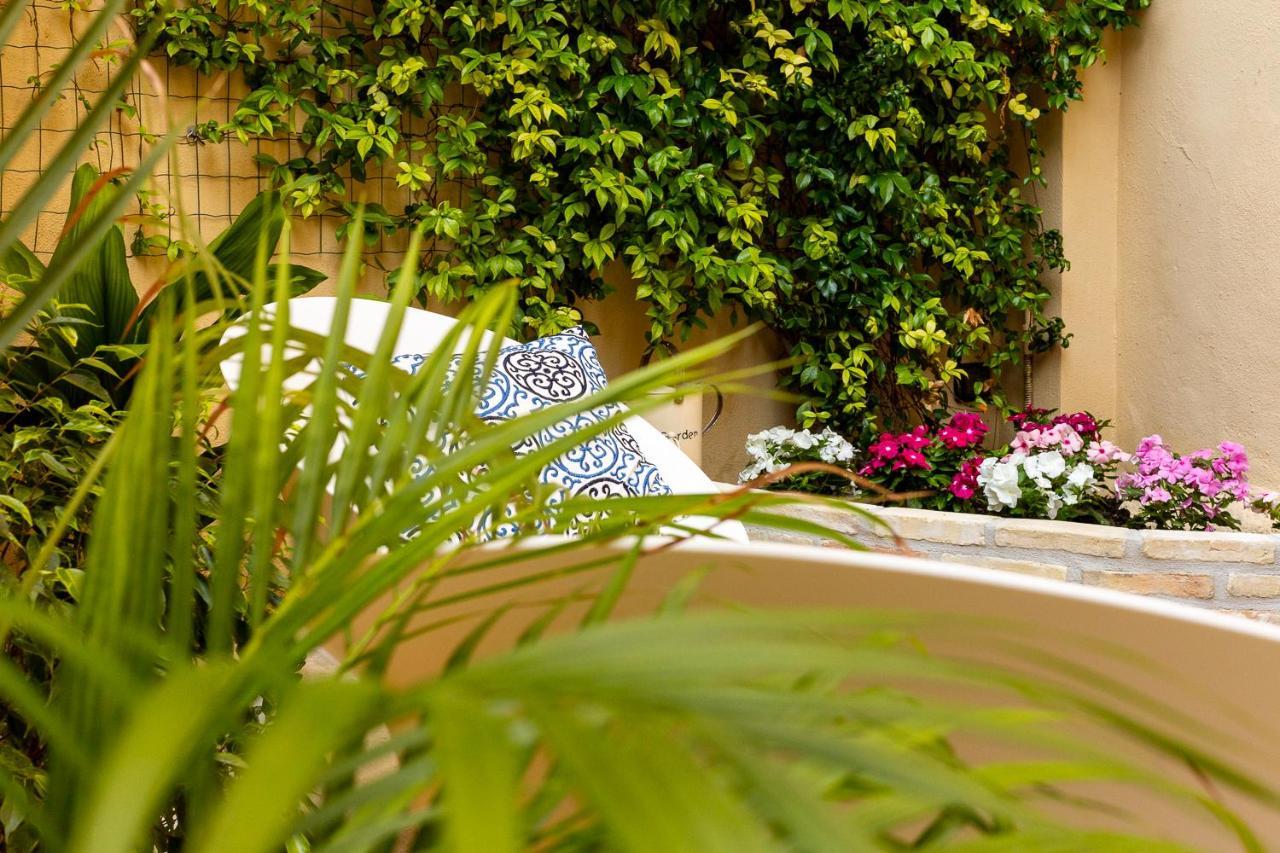 Lucenova Suite Guest-House Cagliari Exterior photo